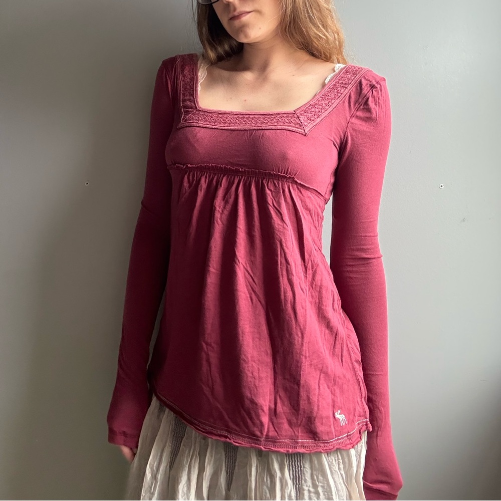 Abercrombie & Fitch Long Sleeve Scoop Neck Tee in Dusty Rose